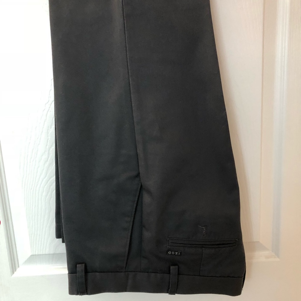 IZOD GREY DRESS PANTS